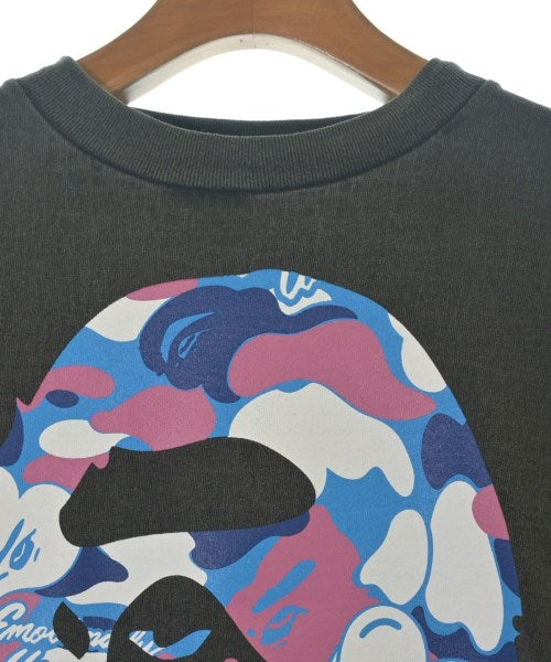 EMOTIONALLY UNAVAILABLE เสื้อยืด/เสื้อท็อปส์