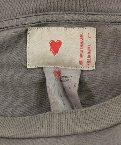 EMOTIONALLY UNAVAILABLE เสื้อยืด/เสื้อท็อปส์