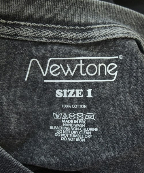 NEWTONE เสื้อยืด/เสื้อท็อปส์