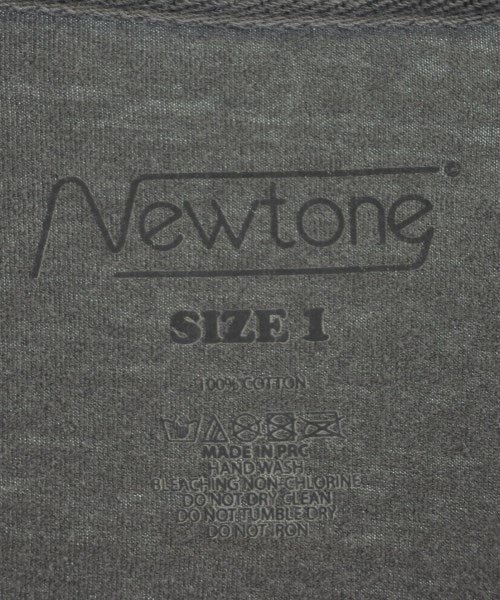 NEWTONE เสื้อยืด/เสื้อท็อปส์