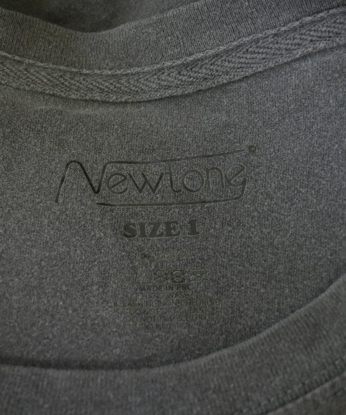 NEWTONE เสื้อยืด/เสื้อท็อปส์