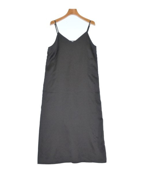 THE PAUSE ชุดเดรส