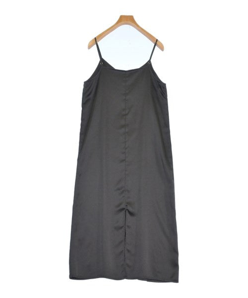 THE PAUSE ชุดเดรส