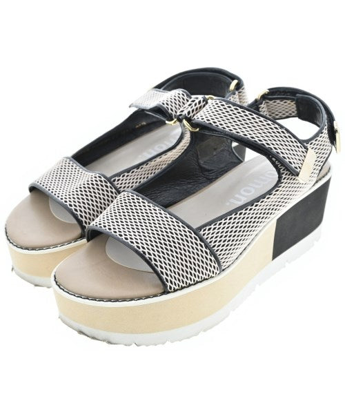 momon. รองเท้าแตะ