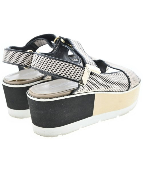 momon. รองเท้าแตะ