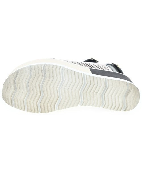 momon. รองเท้าแตะ