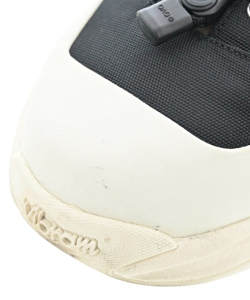 OAO รองเท้าผ้าใบ