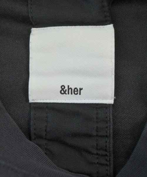 &her เสื้อยืด/เสื้อท็อปส์