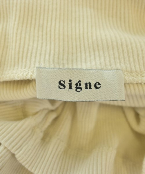 signe เสื้อยืด/เสื้อท็อปส์