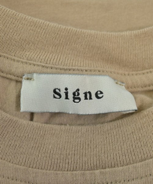 signe เสื้อยืด/เสื้อท็อปส์