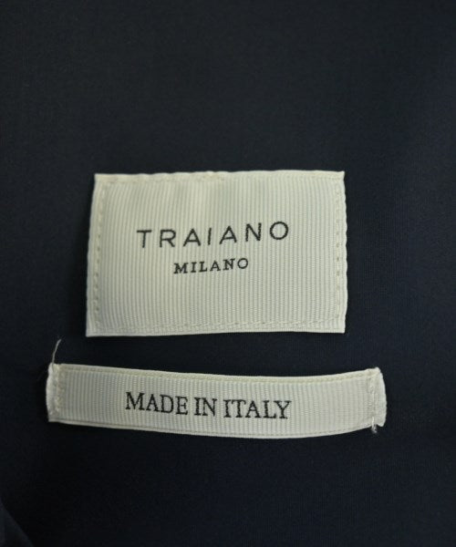 TRAIANO เสื้อลำลอง