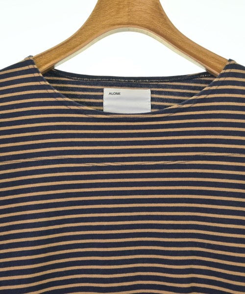 ALONE เสื้อยืด/เสื้อท็อปส์