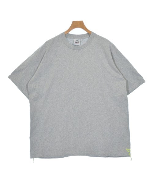 BROCHURE เสื้อยืด/เสื้อท็อปส์