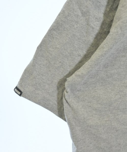 BROCHURE เสื้อยืด/เสื้อท็อปส์
