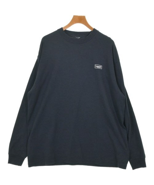 BROCHURE เสื้อยืด/เสื้อท็อปส์