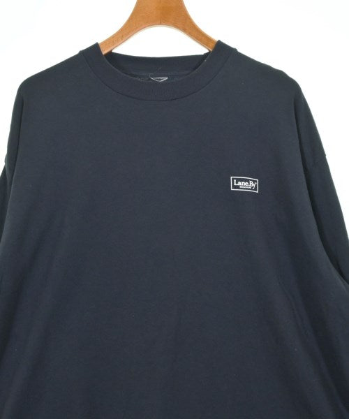 BROCHURE เสื้อยืด/เสื้อท็อปส์