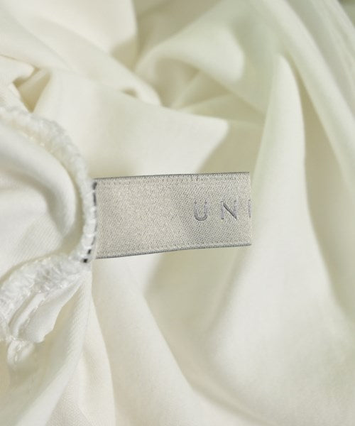 UNFILO เสื้อยืด/เสื้อท็อปส์