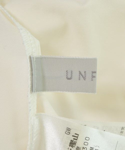 UNFILO เสื้อยืด/เสื้อท็อปส์
