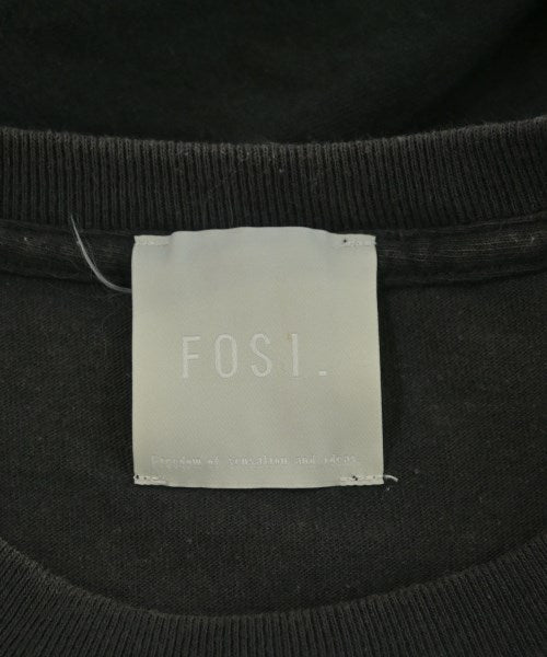 FOSI. เสื้อยืด/เสื้อท็อปส์