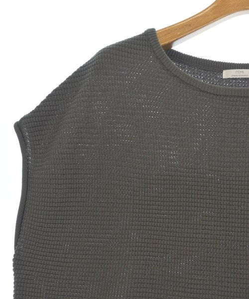 ITEMS URBAN RESEARCH เสื้อแขนกุด