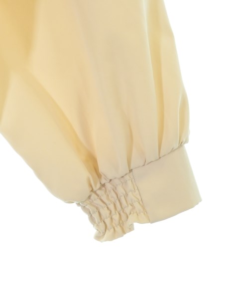 ITEMS URBAN RESEARCH เสื้อสตรี