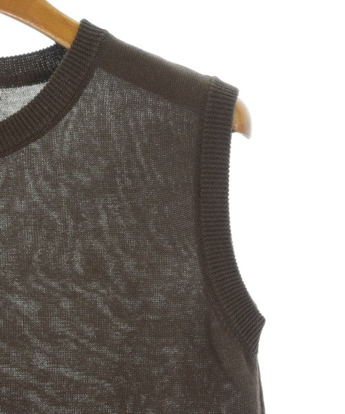 ITEMS URBAN RESEARCH เสื้อแขนกุด
