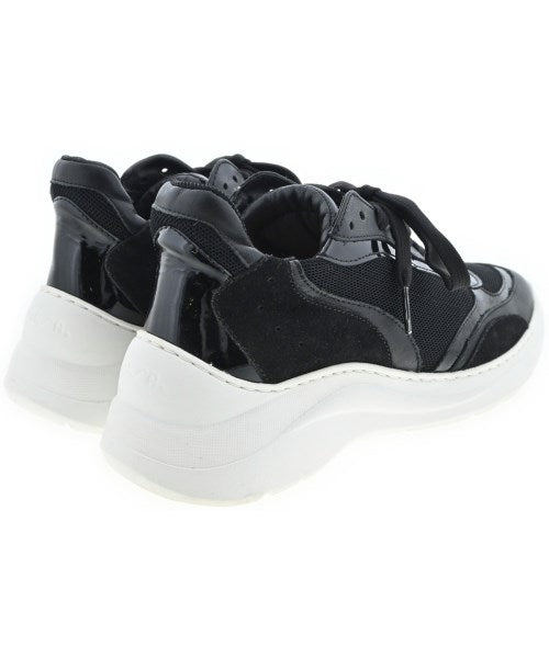 UNISA รองเท้าผ้าใบ