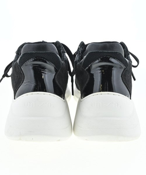 UNISA รองเท้าผ้าใบ