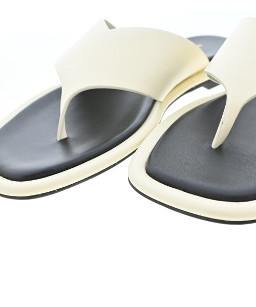 Neous รองเท้าแตะ