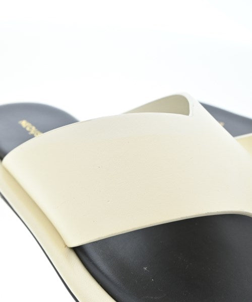 Neous รองเท้าแตะ