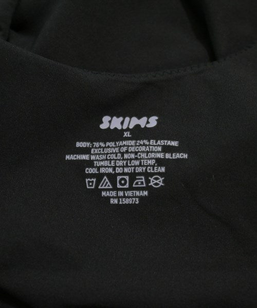 SKIMS เสื้อสายเดี่ยว