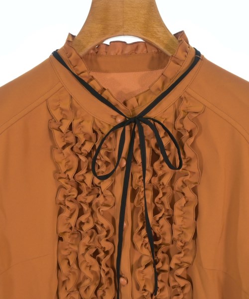Rose Tiara เสื้อสตรี