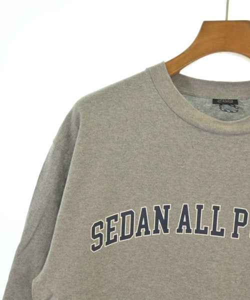 SEDAN ALL-PURPOSE เสื้อยืด/เสื้อท็อปส์