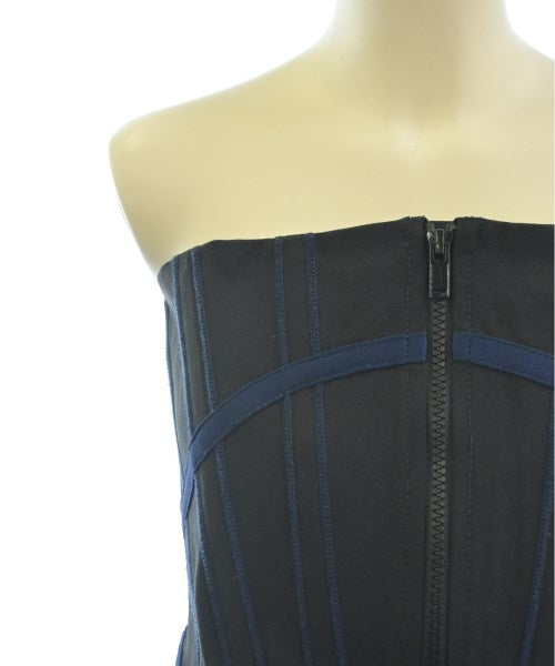 DION LEE เสื้อลำลอง