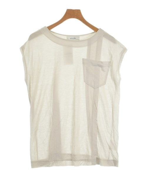 etre relie เสื้อยืด/เสื้อท็อปส์