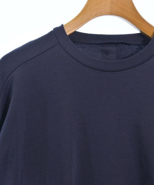 etre relie เสื้อยืด/เสื้อท็อปส์