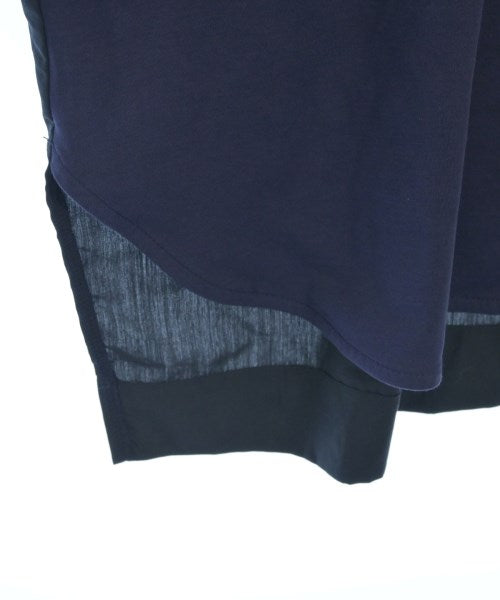 etre relie เสื้อยืด/เสื้อท็อปส์
