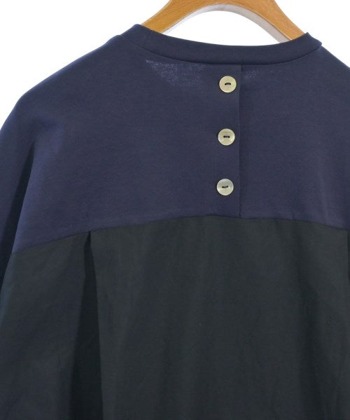 etre relie เสื้อยืด/เสื้อท็อปส์