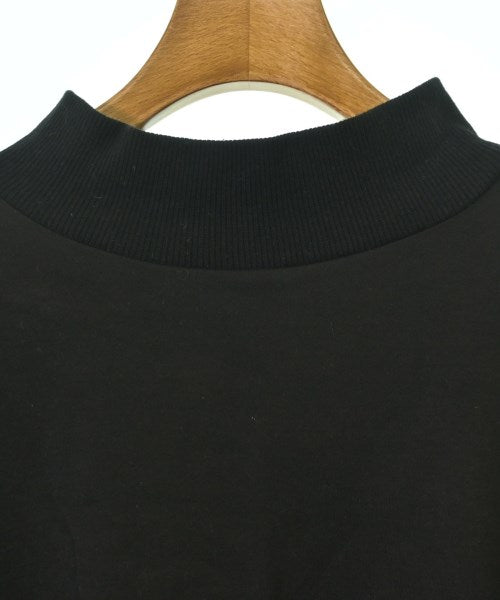 etre relie เสื้อยืด/เสื้อท็อปส์