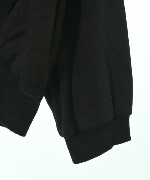 etre relie เสื้อยืด/เสื้อท็อปส์