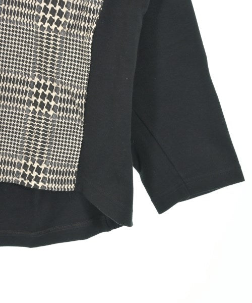 etre relie เสื้อยืด/เสื้อท็อปส์