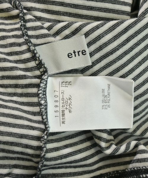 etre relie เสื้อยืด/เสื้อท็อปส์