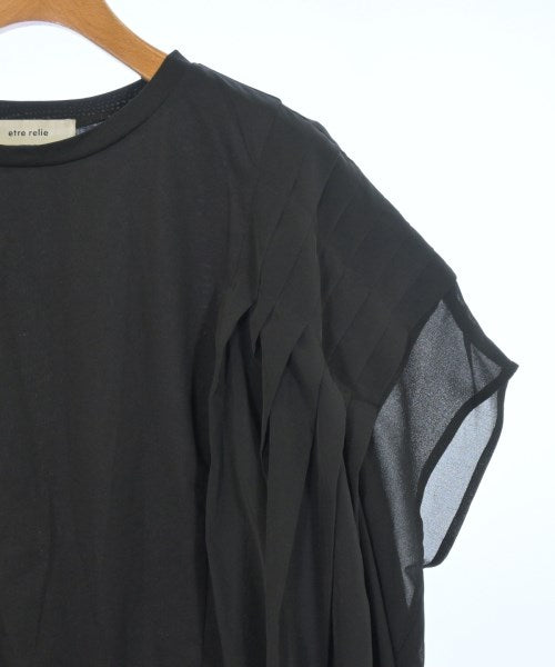 etre relie เสื้อยืด/เสื้อท็อปส์