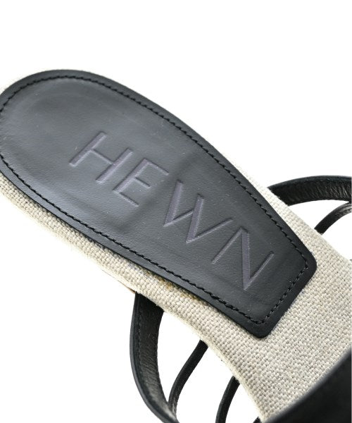 HEWN รองเท้าแตะ