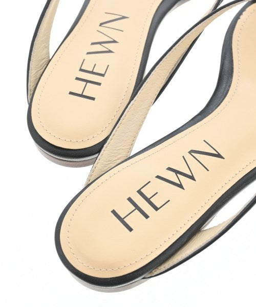 HEWN รองเท้าแตะ