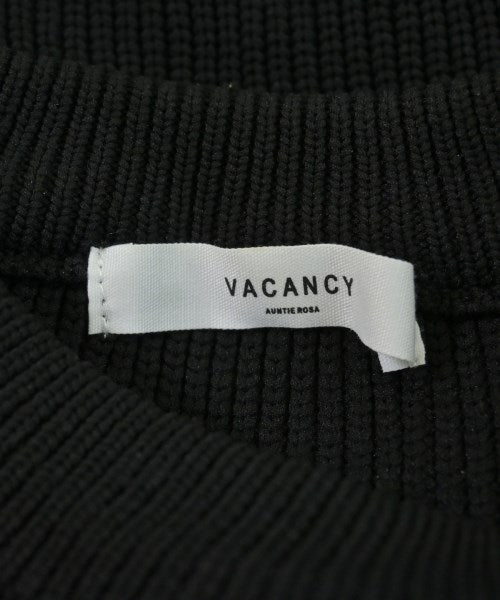 VACANCY AUNTIE ROSA เสื้อแขนกุด