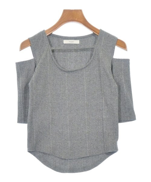 VACANCY AUNTIE ROSA เสื้อยืด/เสื้อท็อปส์