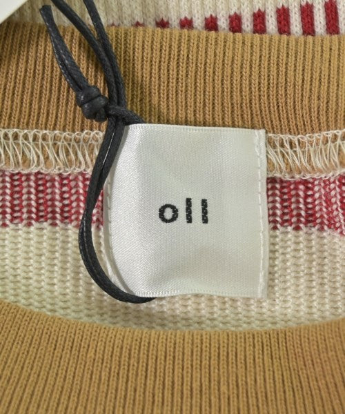oll เสื้อยืด/เสื้อท็อปส์
