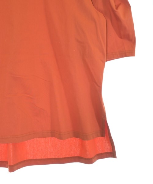 one of the green เสื้อยืด/เสื้อท็อปส์