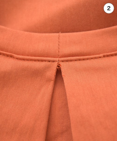 one of the green เสื้อยืด/เสื้อท็อปส์